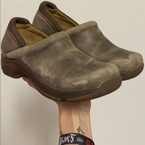 BARELY WORN, Size 37 Dansko Clogs